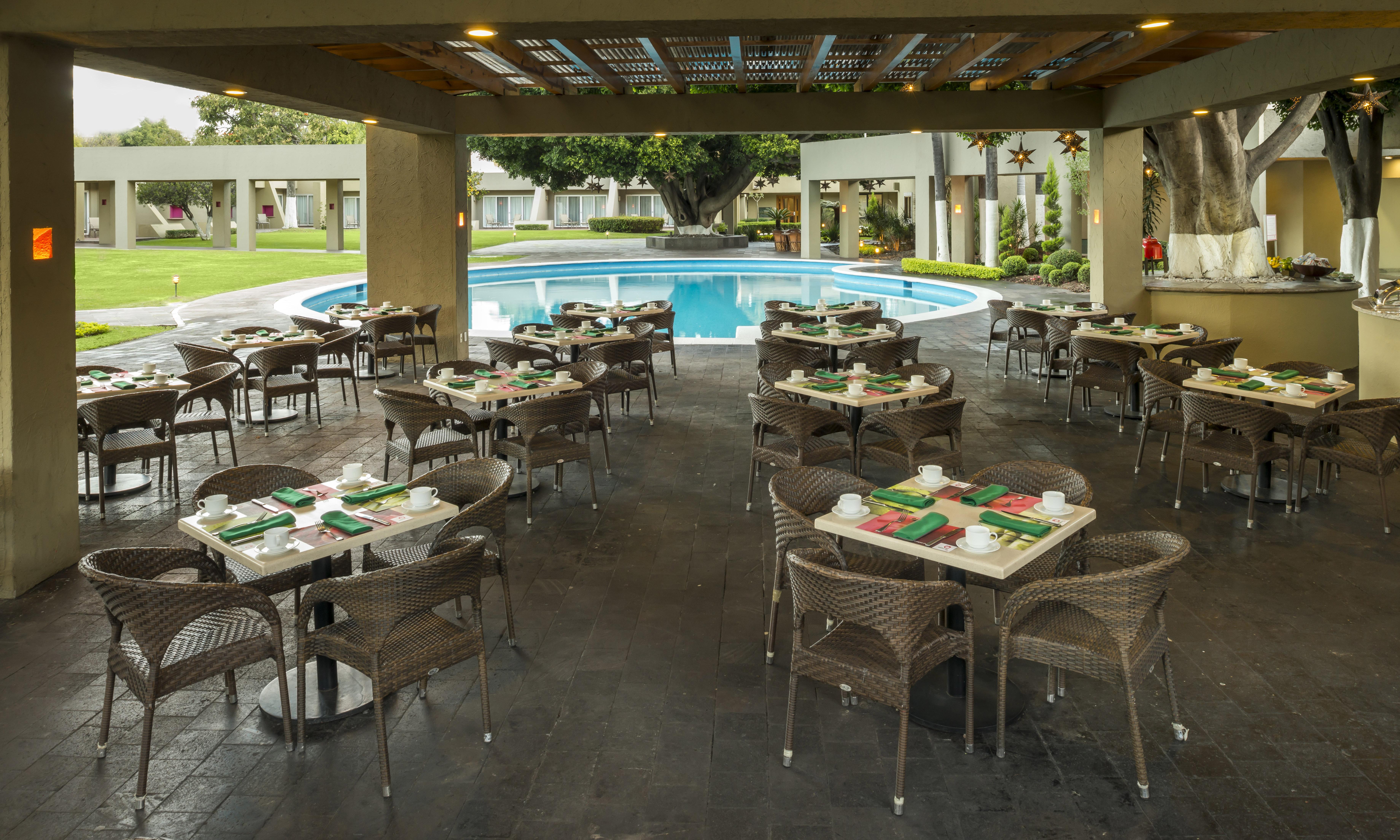 Camino Real Guadalajara Hotel Zapopan Luaran gambar The poolside restaurant