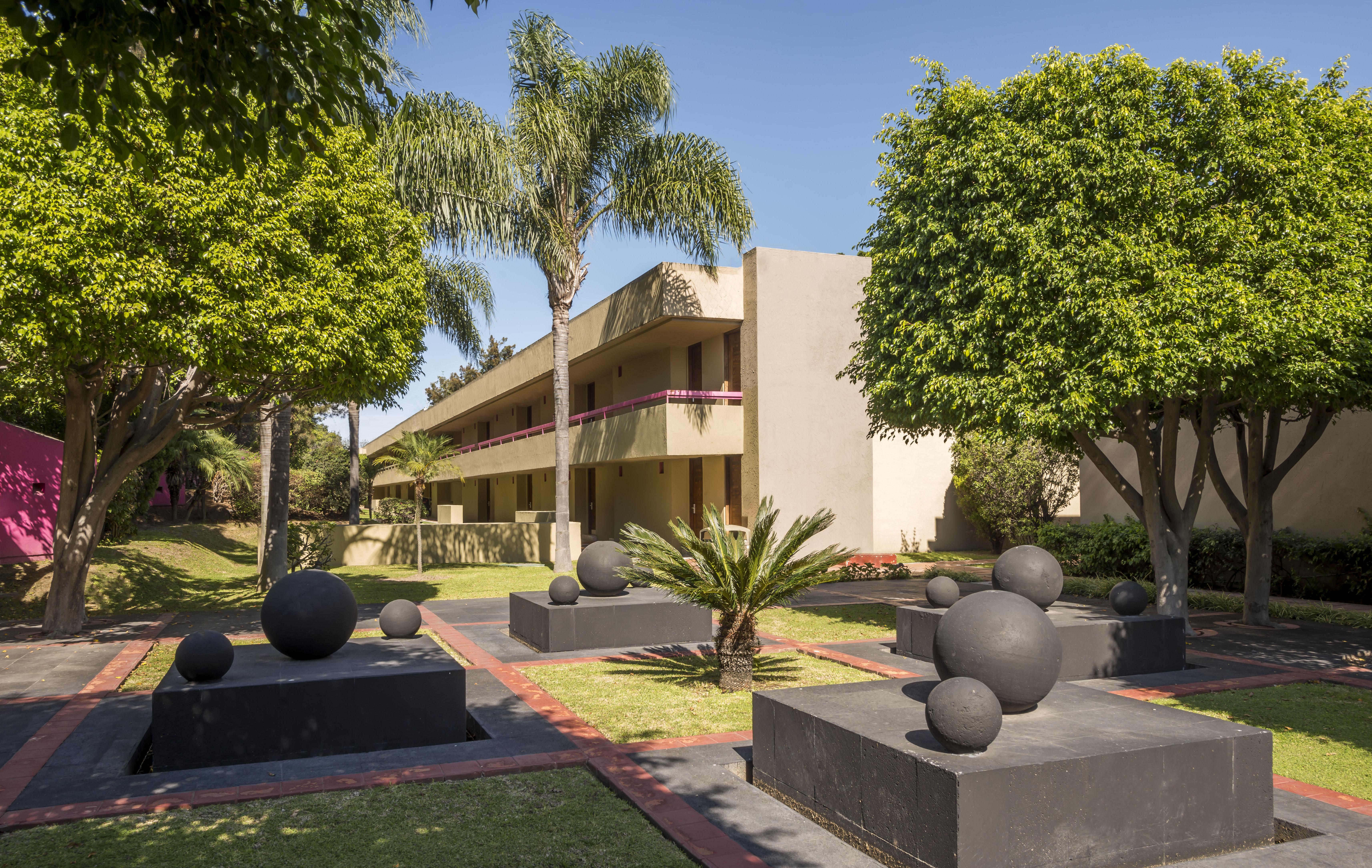 Camino Real Guadalajara Hotel Zapopan Luaran gambar The hotel's grounds
