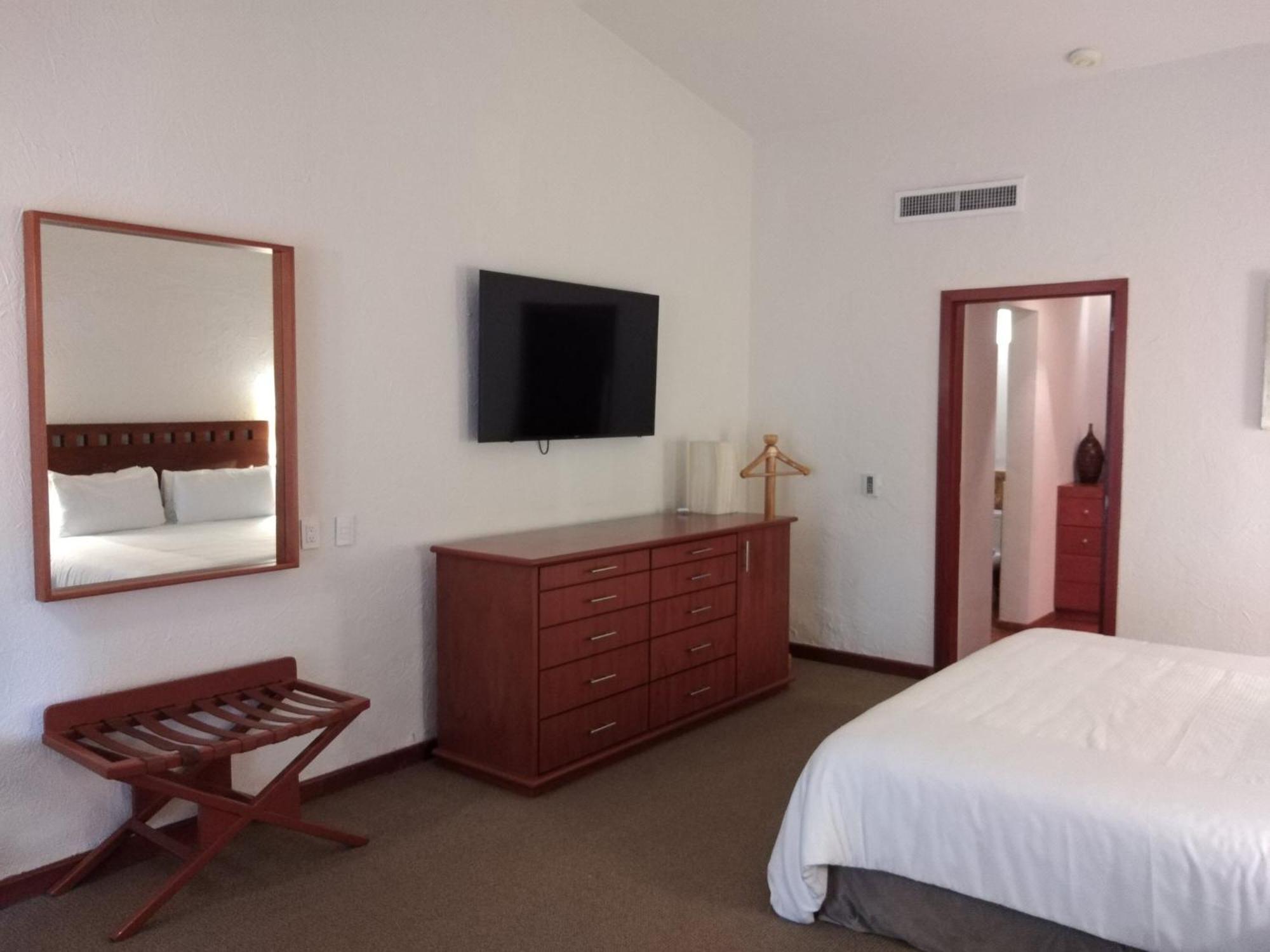 Camino Real Guadalajara Hotel Zapopan Luaran gambar A bedroom at the hotel